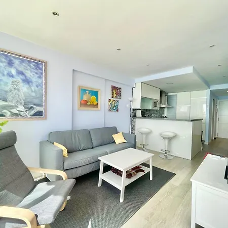 Apartment Carolina Seafront Levante